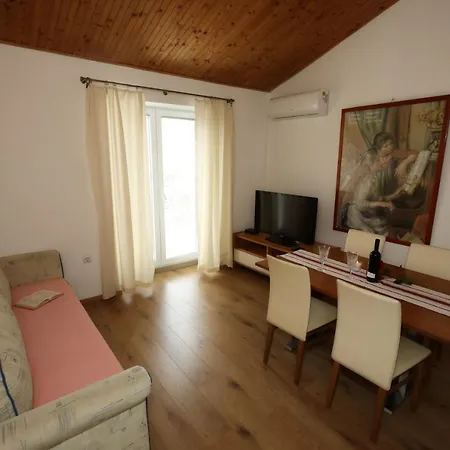 Apartments Noemi Malinska Exterior photo